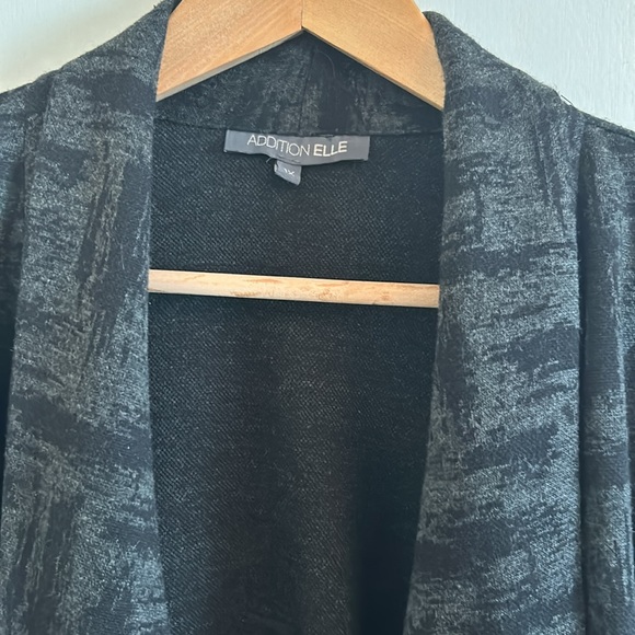 Addition Elle VGUC black and grey design open cardigan, longer waterfall front - Picture 3 of 10